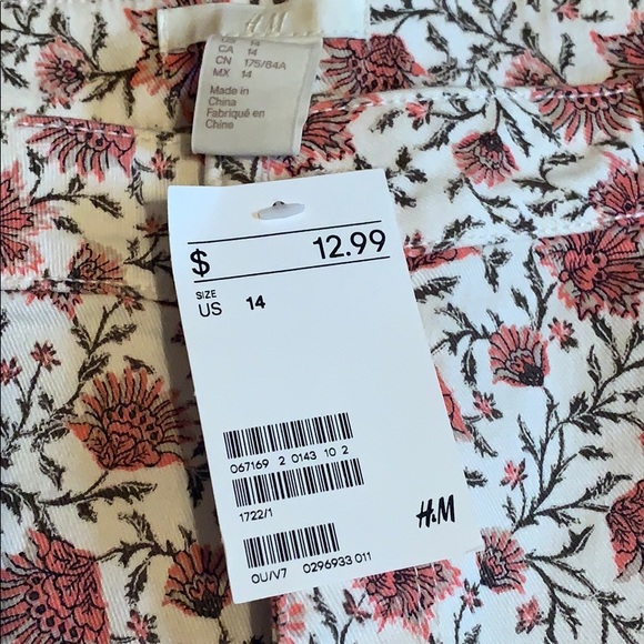 Shorts - Picture 2 of 3